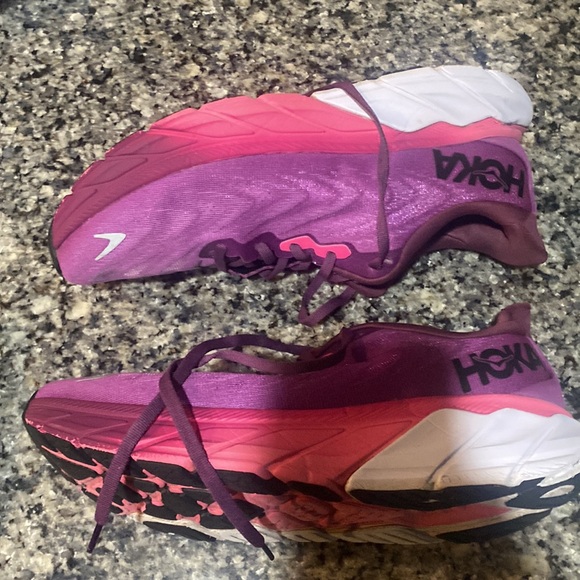 Women’s “HOKA” Running shoes 10.5 B - Picture 4 of 4
